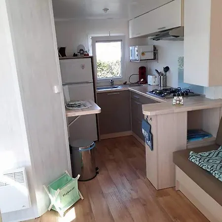 Luxueuze Stacaravan In Met Eigen Terras En Tuintje Horská chata