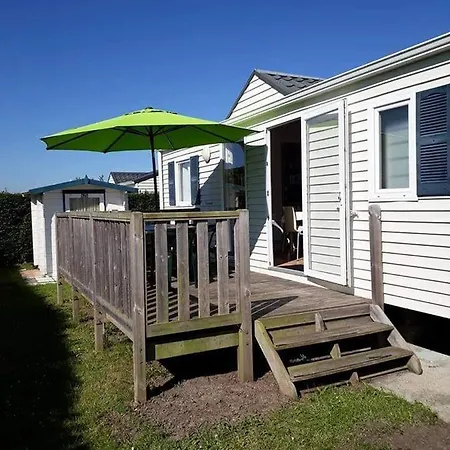 Luxueuze Stacaravan In Met Eigen Terras En Tuintje