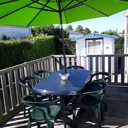 Luxueuze Stacaravan In Met Eigen Terras En Tuintje Horská chata *