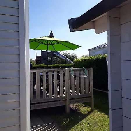 Luxueuze Stacaravan In Met Eigen Terras En Tuintje * Bredene