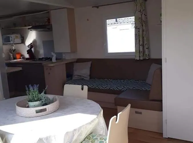 Luxueuze Stacaravan In Met Eigen Terras En Tuintje Bredene