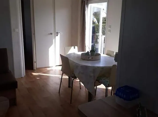 Chalet Luxueuze Stacaravan In Met Eigen Terras En Tuintje Bredene