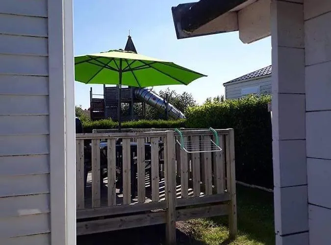 Luxueuze Stacaravan In Met Eigen Terras En Tuintje * Bredene